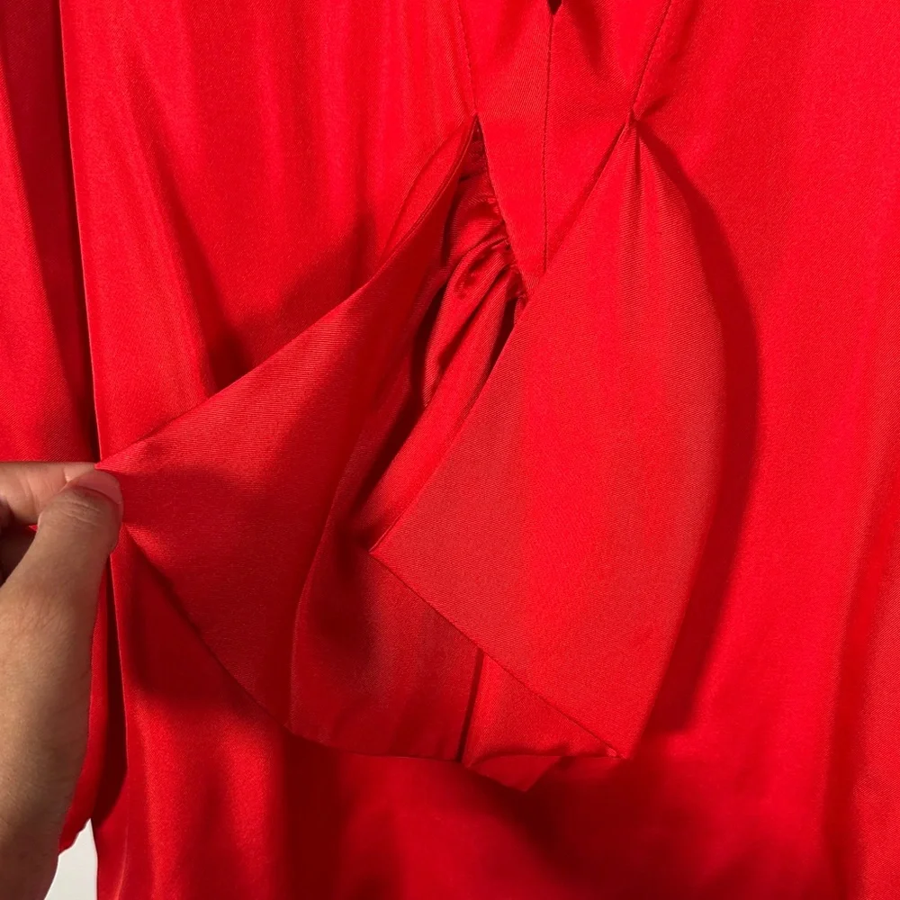 Cynthia Rowley Red 100% Silk Blouse L Elegant V-Neck Tie Front Statement Top